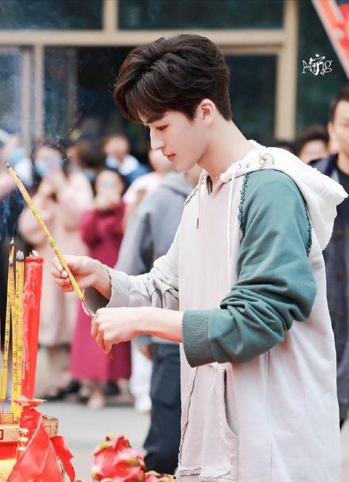 吃瓜爆料何洛洛,吃瓜爆料背后的真相与争议