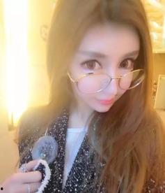 吃瓜网红的模特男友是谁,吃瓜网红的神秘模特男友身份揭秘